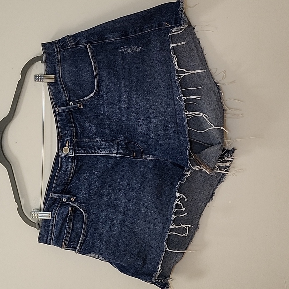 Good American '90s Cutoff Distressed Denim Shorts Blue Size 16 - Picture 3 of 16